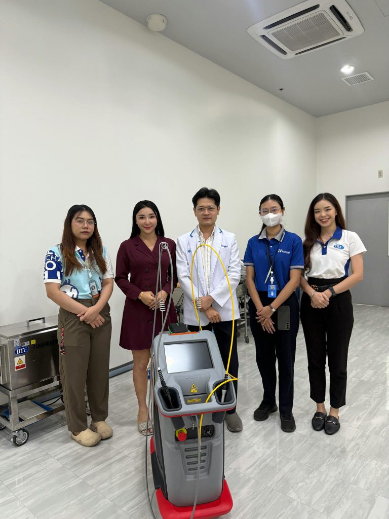 HIRO New – ASA Laser: ส่งมอบเครื่องเลเซอร์บำบัดฟื้นฟู รพ.เปาโล รังสิต โดย IMS